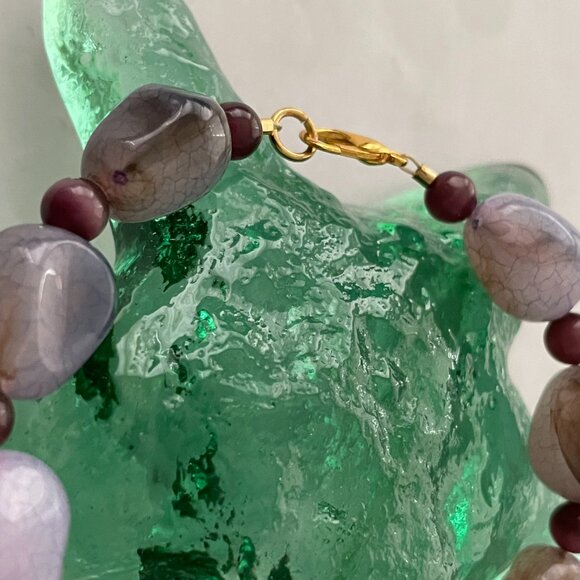 Bracelet & Pierced Earrings Shades of Purple Glass Beads Gold Findings - Picture 4 of 4